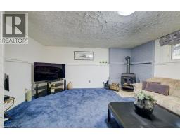 27 ERINBROOK Drive - 22