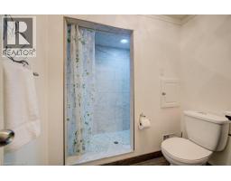 27 ERINBROOK Drive - 26