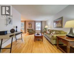 27 ERINBROOK Drive - 4