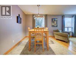 27 ERINBROOK Drive - 8