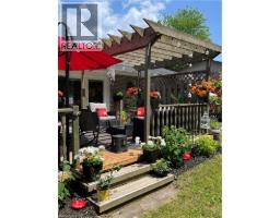 70 BERKLEY Crescent - 31