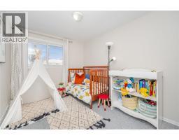 17 WHITE OWL Crescent - 23