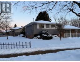 55 GRACEFIELD Crescent - 1