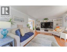 55 GRACEFIELD Crescent - 10