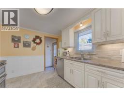 55 GRACEFIELD Crescent - 20