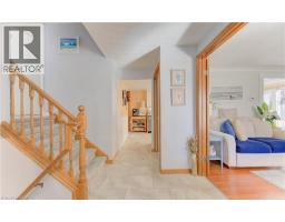 55 GRACEFIELD Crescent - 3