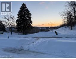 55 GRACEFIELD Crescent - 36