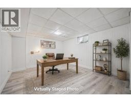 27 SILVERSPRING Crescent - 35