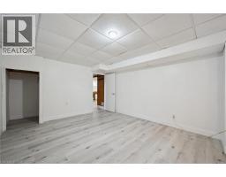 27 SILVERSPRING Crescent - 37