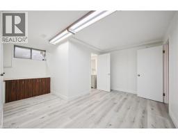 27 SILVERSPRING Crescent - 39