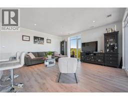 15 GLEBE Street UnitNo. 902 - 11