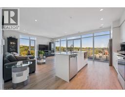 15 GLEBE Street UnitNo. 902 - 2