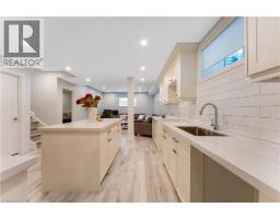 565 FLORENCEDALE Crescent - 35