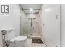 565 FLORENCEDALE Crescent - 38