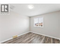 81 PENHALE Avenue - 32