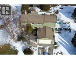 2952 POWERLINE Road W - 2