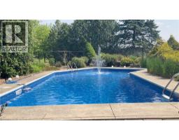 2952 POWERLINE Road W - 37