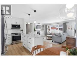 727 PALACE Street E - 18