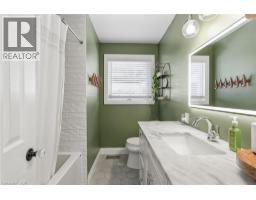 727 PALACE Street E - 20