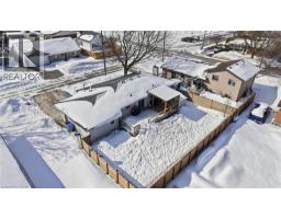 727 PALACE Street E - 40