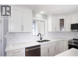 21 MOORE Street - 19