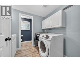 14 CHIPPEWA Street W - 33