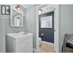 14 CHIPPEWA Street W - 34