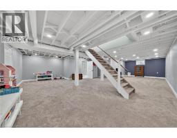 14 CHIPPEWA Street W - 36