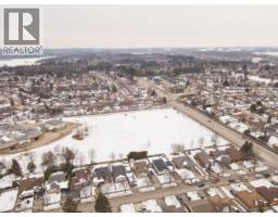 627 GLEN FORREST Boulevard - 46