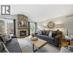 24 COTTONWOOD Crescent - 13