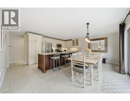 24 COTTONWOOD Crescent - 16