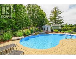 24 COTTONWOOD Crescent - 2