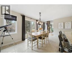 24 COTTONWOOD Crescent - 20