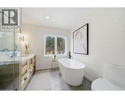 24 COTTONWOOD Crescent - 23