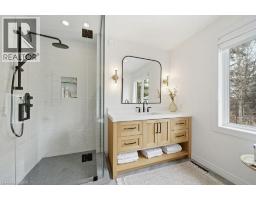 24 COTTONWOOD Crescent - 24