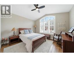 24 COTTONWOOD Crescent - 26