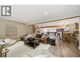 24 COTTONWOOD Crescent - 35