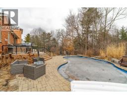 24 COTTONWOOD Crescent - 39