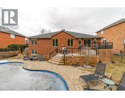 24 COTTONWOOD Crescent - 40