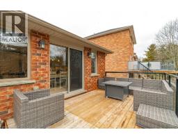 24 COTTONWOOD Crescent - 42