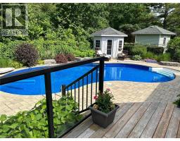 24 COTTONWOOD Crescent - 44