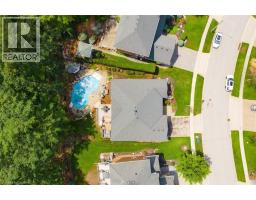 24 COTTONWOOD Crescent - 5