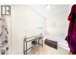 132 BLACKBURN Drive - 33