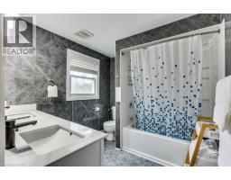 55 WENTWORTH Court - 25