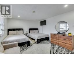 55 WENTWORTH Court - 28