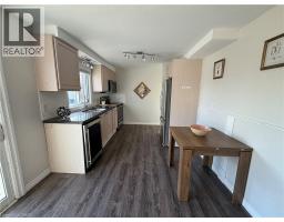 53 MOFFAT Drive - 11