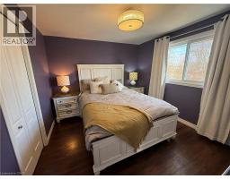 53 MOFFAT Drive - 12