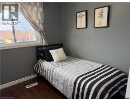 53 MOFFAT Drive - 17