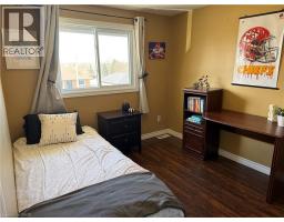 53 MOFFAT Drive - 18