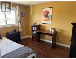 53 MOFFAT Drive - 19